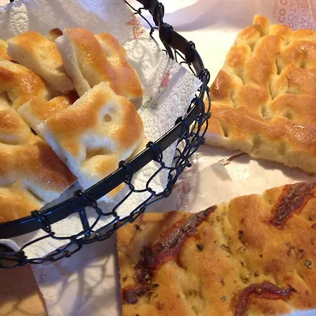 Rosse فندق مبيت وإفطار كامولّي