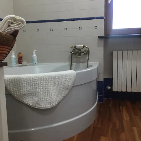 Rosse فندق مبيت وإفطار كامولّي